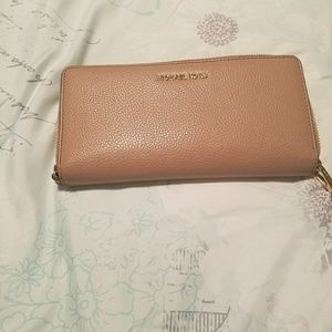 Michal Kors wallet
